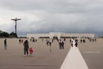 Fatima - Fedeli in ginocchio verso la Cappellina delle Apparizioni