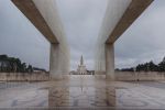 Fatima - La Basilica di Nostra Signora del Rosario vista dalla nuova Basilica della Santissima Trinità