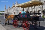 Lisbona - Tipica carrozza davanti al Mosteiro dos Jerónimos