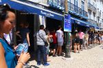 Lisbona - La fila di persone davanti la Pastelaria Pastéis de Belém